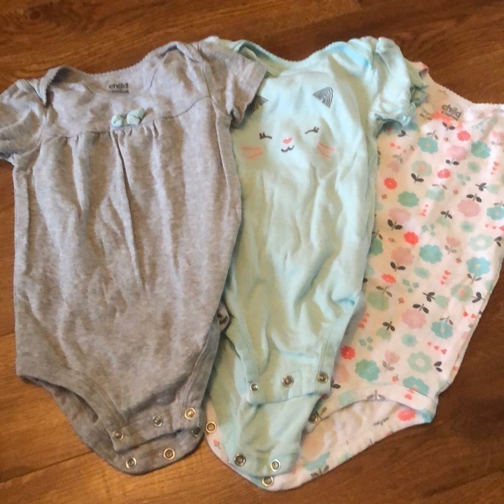 3pc cat and floral onesie set in size 18 months